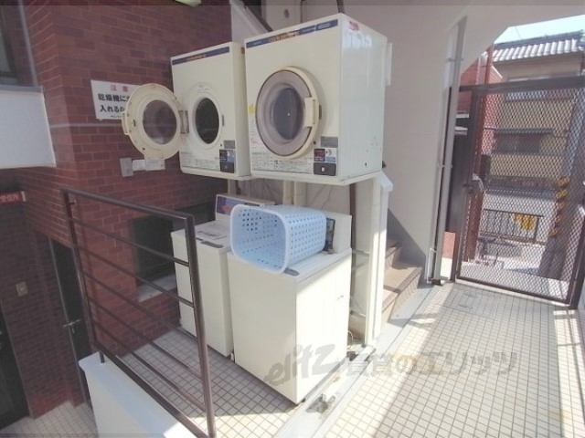 その他部屋・スペース　共用ランドリー
