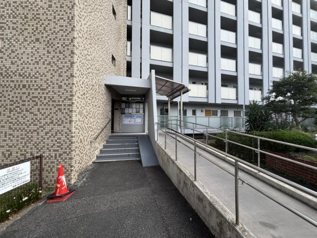 鳴尾小松住宅C棟の外観写真