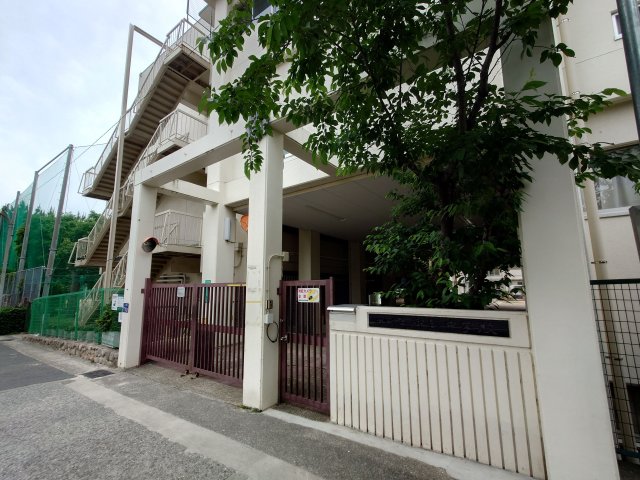 中学校　神戸市立御影中学校（中学校）まで1195m
