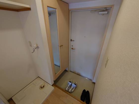 玄関　※別部屋の写真です
