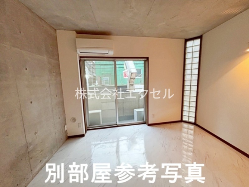 ＪＲ中央線 立川駅 徒歩9分 4階建 築36年の居間写真