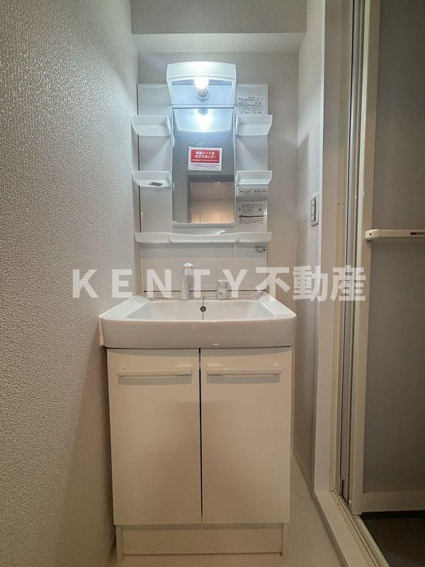 洗面設備　シンプルで使いやすいトイレです