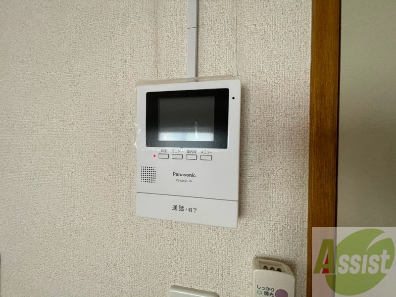 セキュリティ　モニター付きインターホンです。来客時も安心ですね。