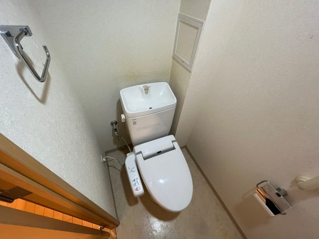 近鉄大阪線 大阪上本町駅 徒歩4分 15階建 築20年のトイレ写真
