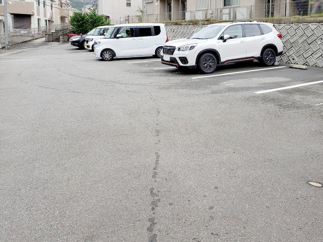 駐車場　駐車場