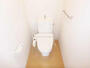 トイレ　温水洗浄便座つき！