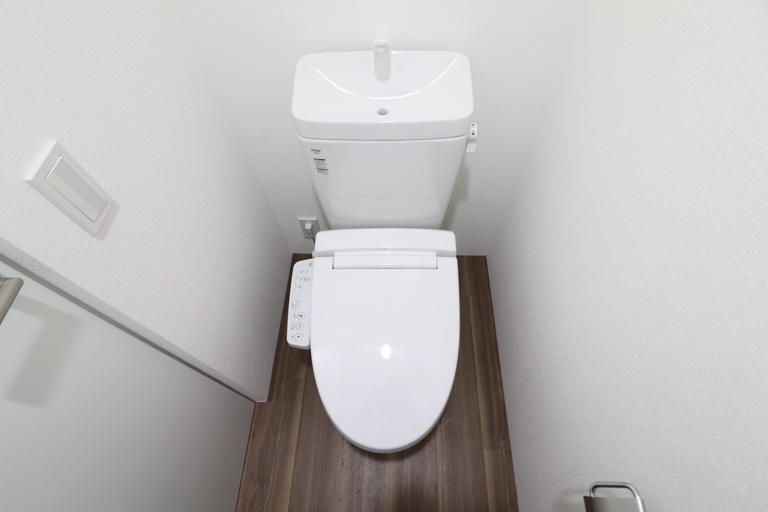 西鉄天神大牟田線 花畑駅 徒歩12分 2階建 築7年のトイレ写真