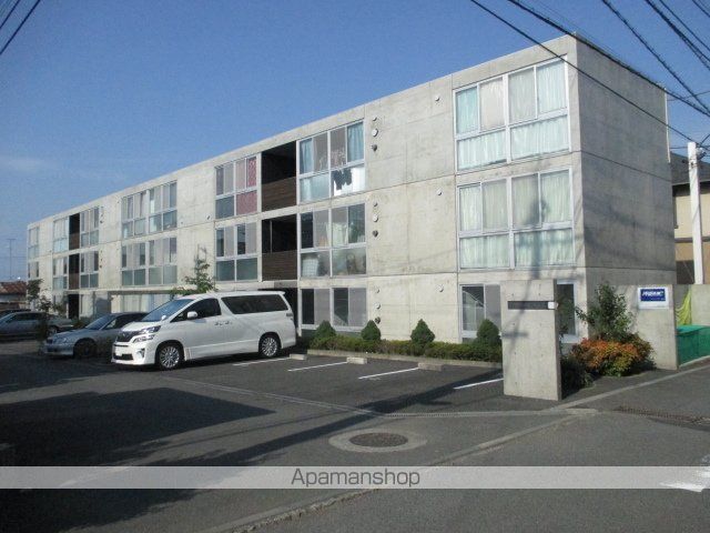 小田急小田原線 本厚木駅 バス乗車時間：12分 最寄りバス停で下車 徒歩3分 築22年