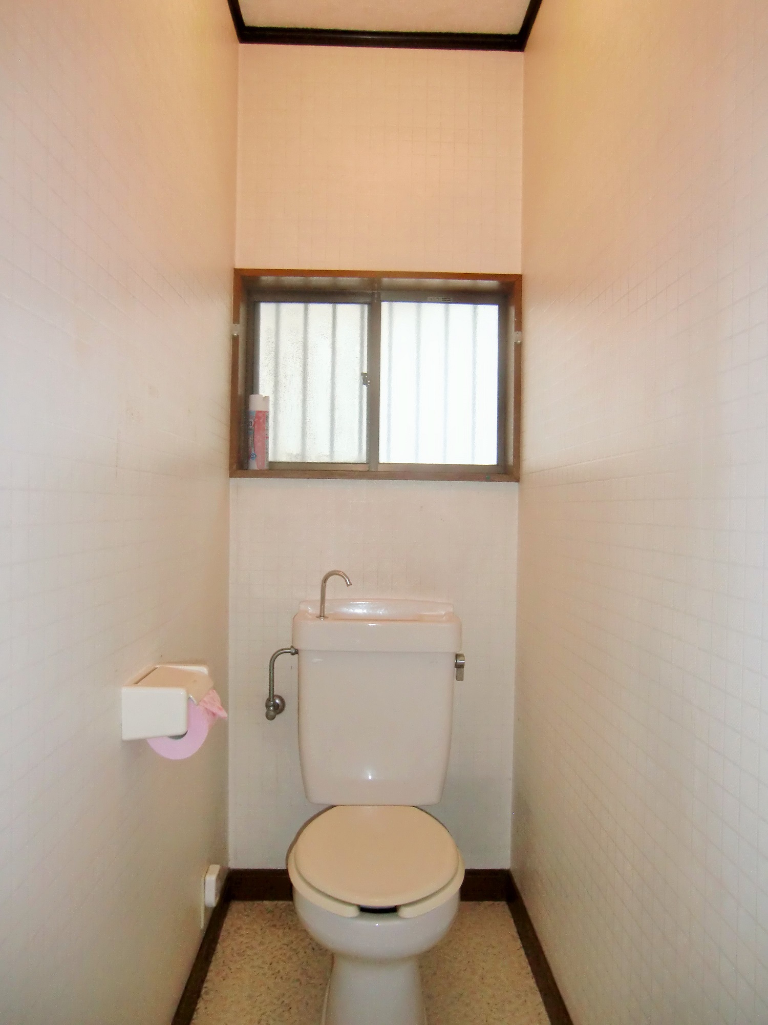 トイレ　窓付トイレ