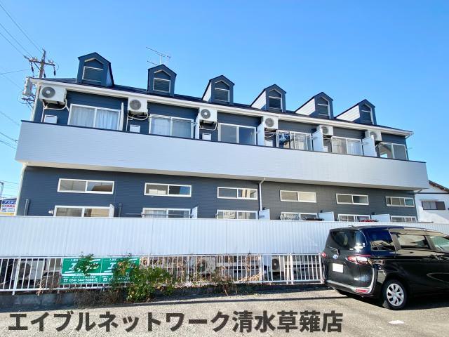 【静岡市駿河区栗原のアパートの建物外観】