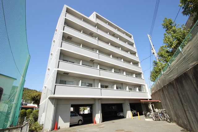 関本大町ビルの建物外観