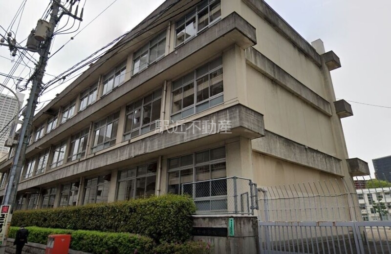 【広島市南区大須賀町のマンションの中学校】