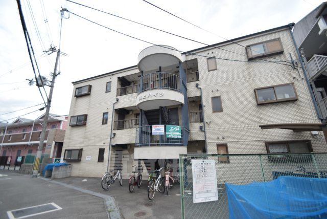 茨木市西田中町のマンションの建物外観