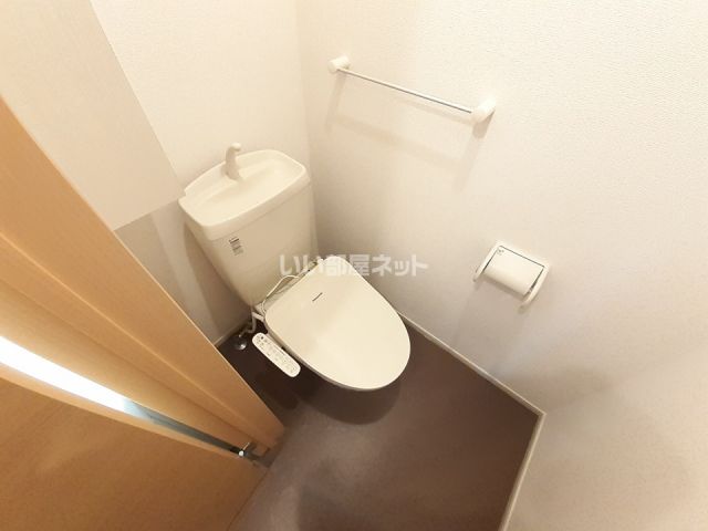 【伊賀市三田のアパートのトイレ】