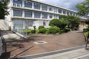 【ハッピーバード市川の中学校】