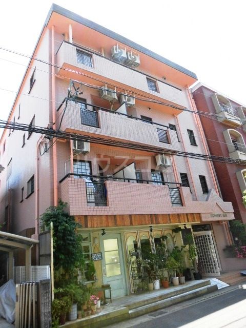 名古屋市千種区新池町のマンションの建物外観