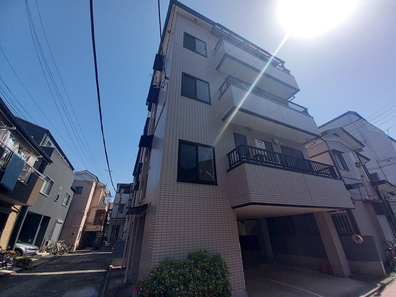 横浜市港北区大倉山のマンションの建物外観