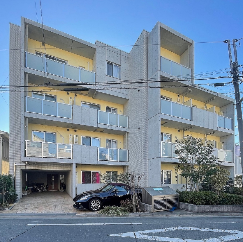 【カーサ フェリーチェ西原の建物外観】