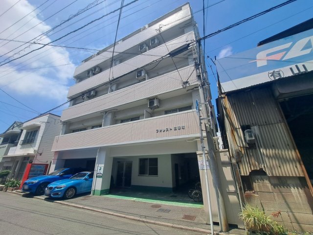 松山市三番町のマンションの建物外観