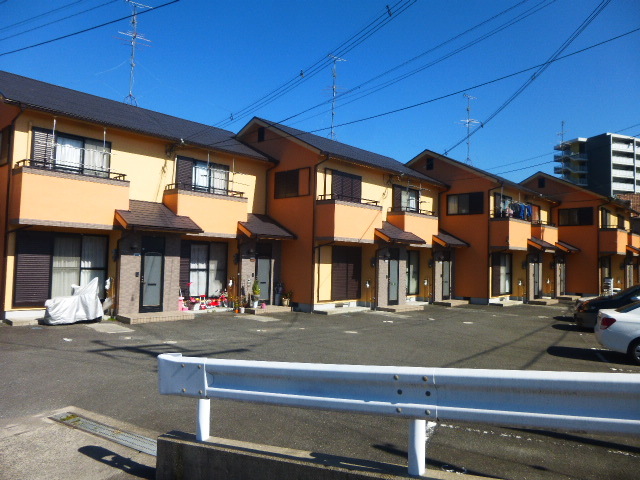 【三島郡島本町東大寺のアパートの建物外観】