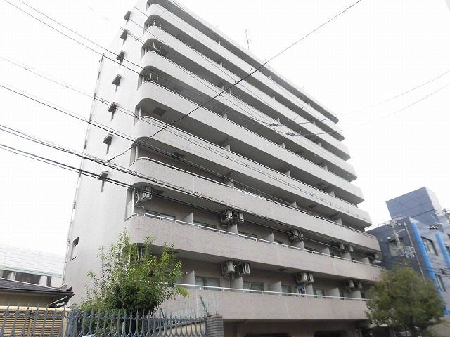 【東大阪市長田西のマンションの建物外観】