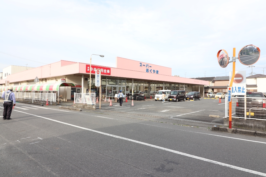 【磯城郡田原本町大字新町のアパートのスーパー】