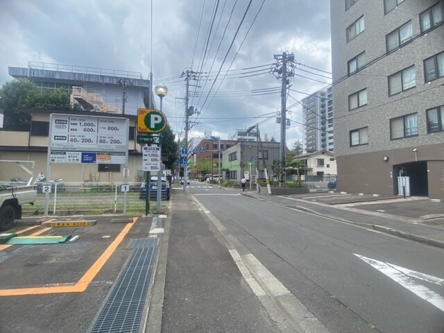 【HF西公園レジデンスの駐車場】