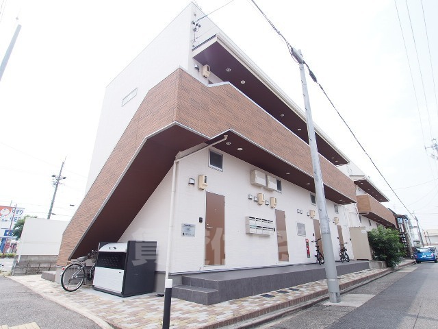 【名古屋市中村区上ノ宮町のアパートの建物外観】