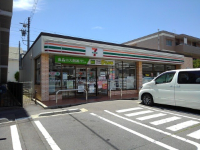 コンビニ　セブンイレブン長野鶴賀店（コンビニ）まで222m