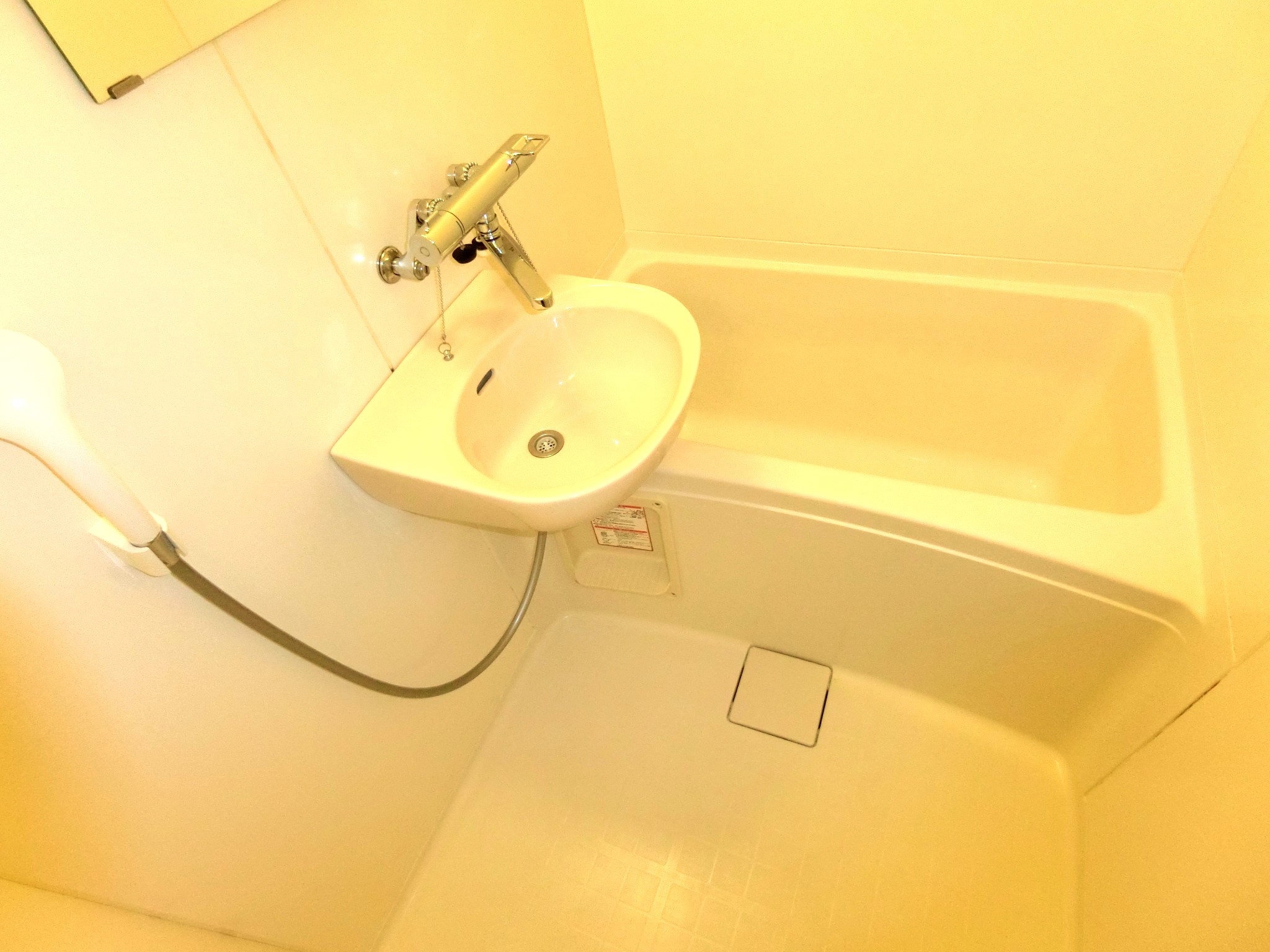 バス・シャワールーム　バストイレ別で清潔感のあるトイレです☆