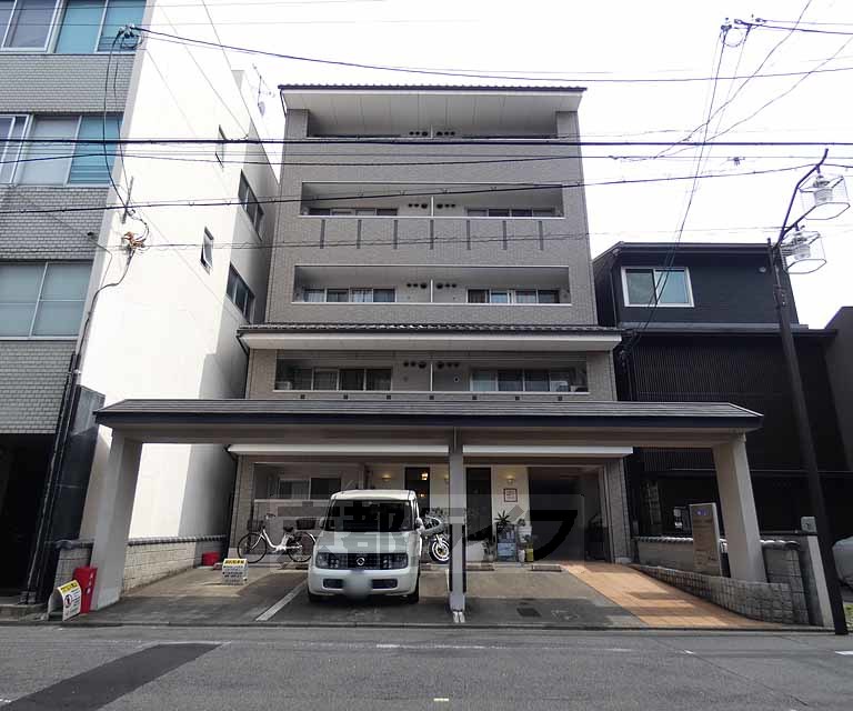 ヴィオラ・三条小川の建物外観
