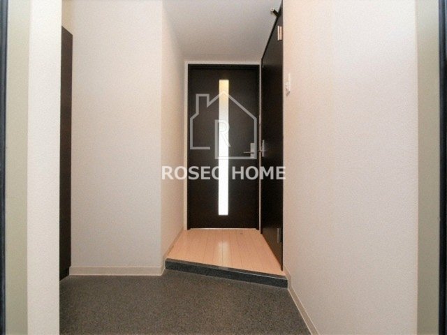 玄関　同マンション別部屋：参考写真