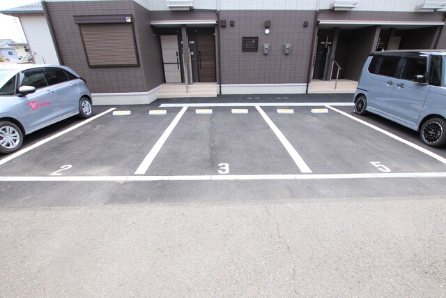 駐車場　駐車場（要空き確認）