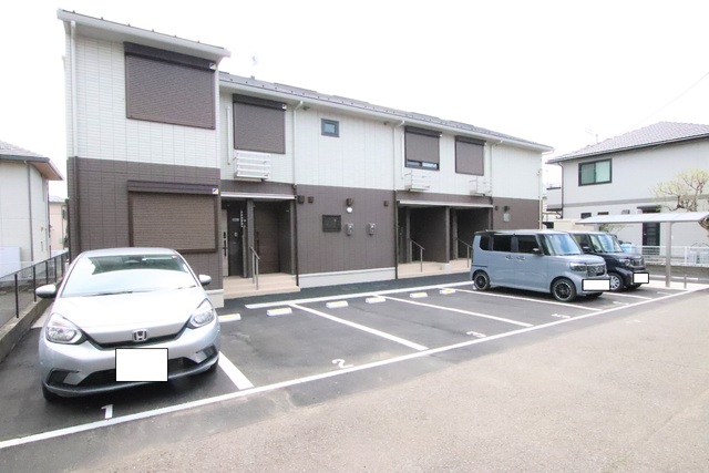 建物外観　駐車場♪空き有