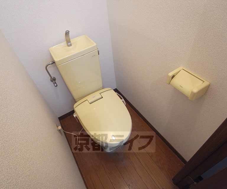 トイレ　嬉しいウォシュレット付です！