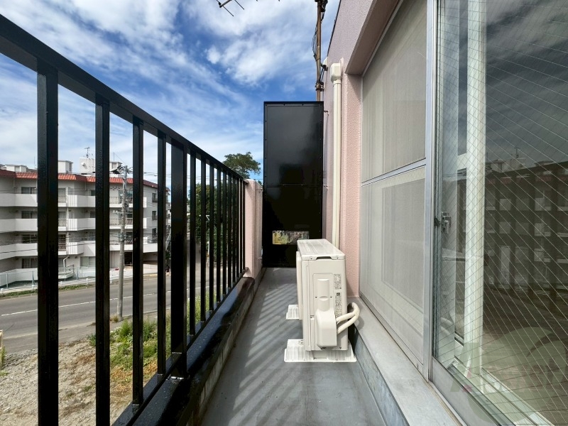 バルコニー　バルコニーです。洗濯物を干したり一息ついたりできますね！