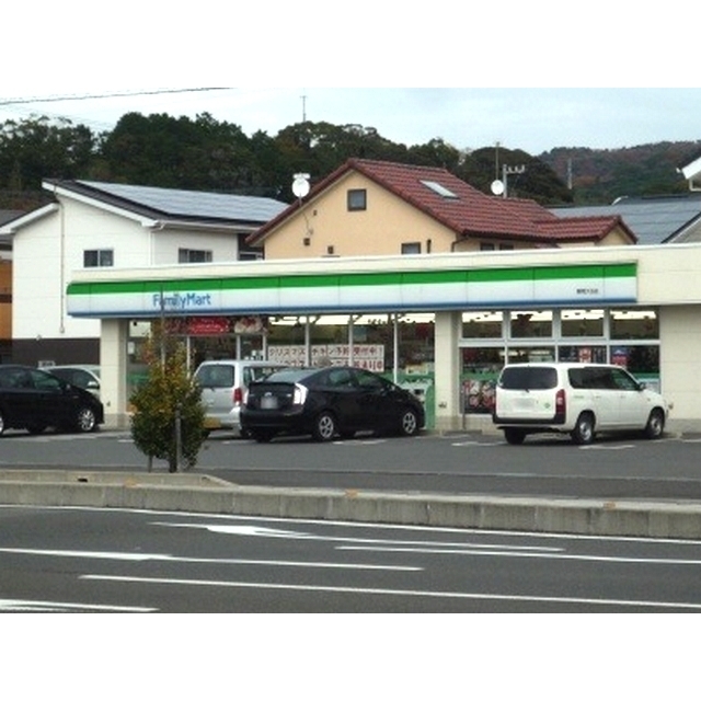 コンビニ　ファミリーマート　静岡大谷店（コンビニ）まで550m