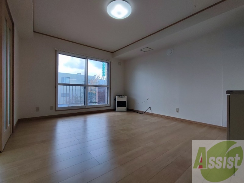 居室・リビング　広くてキレイなお部屋が広がっていて、充実した生活が送れそう。