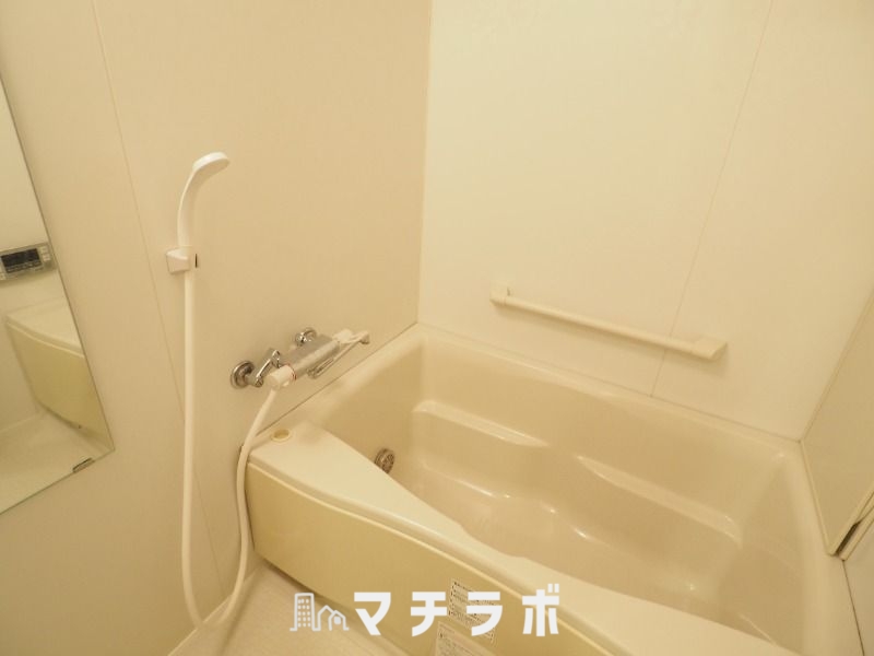 バス・シャワールーム　同タイプ別部屋の画像です