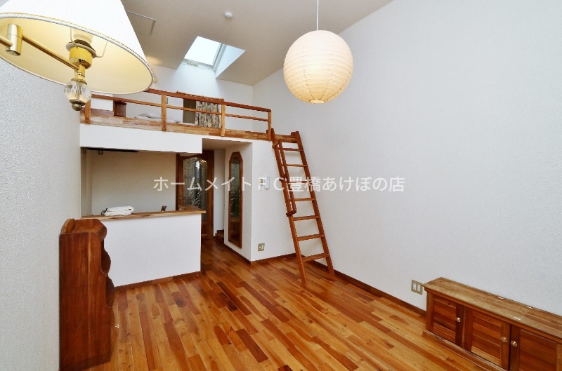 居室・リビング　同型別部屋写真