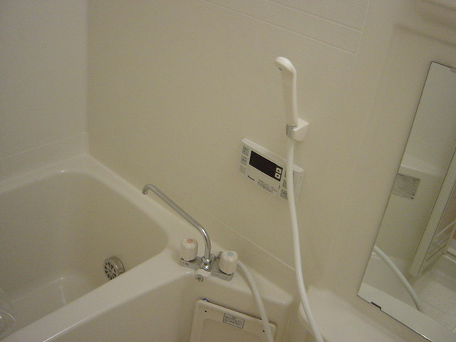 バス・シャワールーム　写真は反転のお部屋です