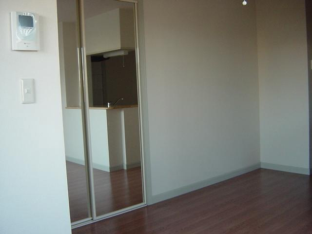 収納　写真は反転のお部屋です