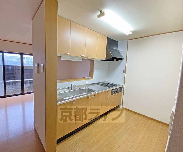 キッチン　ワイドで収納たっぷりのカウンターキッチンです。