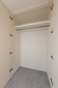 収納　※反転した間取り別号室参考写真 　現状優先