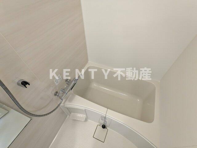 バス・シャワールーム　コンパクトで使いやすいお風呂です