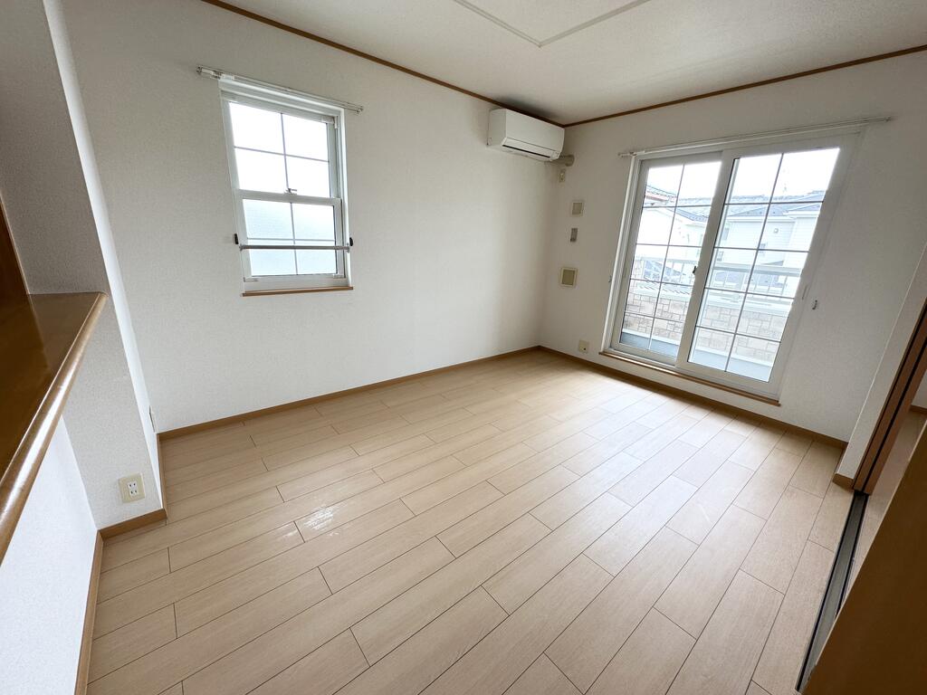 居室・リビング　※画像と反転タイプのお部屋です