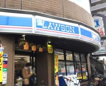 コンビニ　ローソン桜山駅前店（コンビニ）まで370m