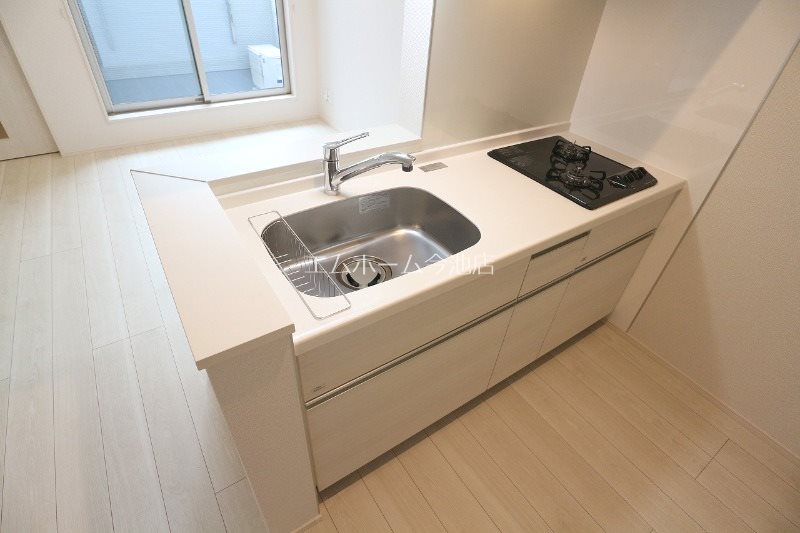 キッチン　システムキッチン（ガス2口コンロ付）