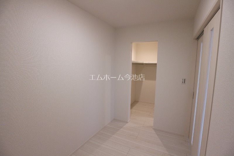 その他部屋・スペース　洋室3.7帖　クローゼット付（収納スペース充実）