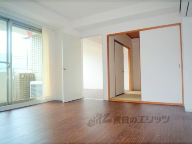 居室・リビング　リビング